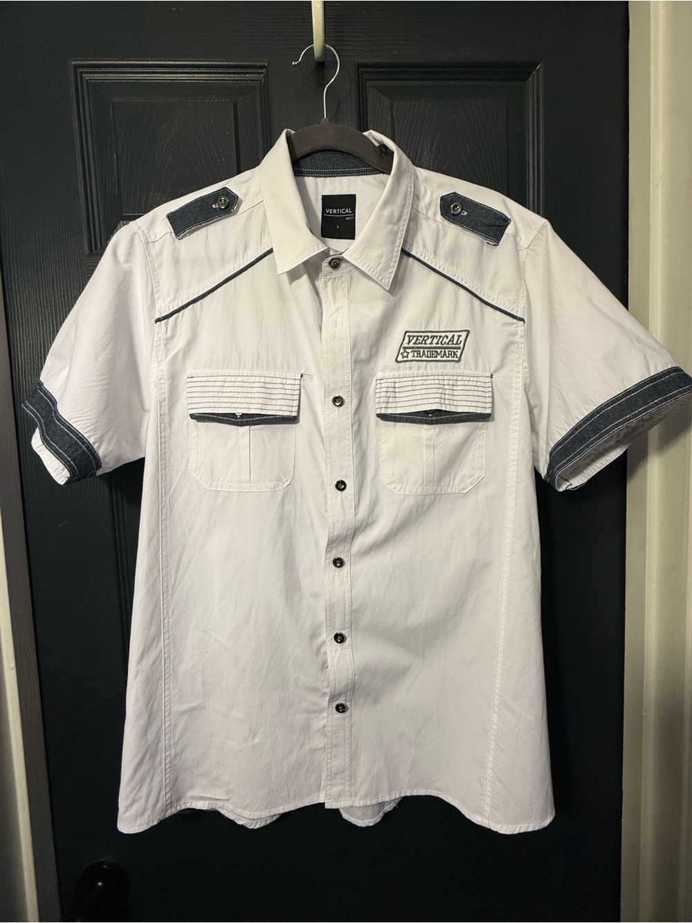Vertical Sport Men’s L White Short Sleeve Button Up Shirt Epaulets
